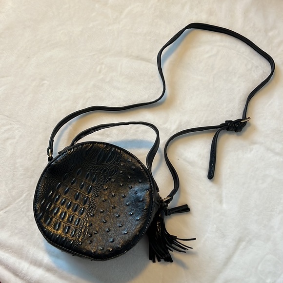 Round shape black bag - Picture 2 of 4